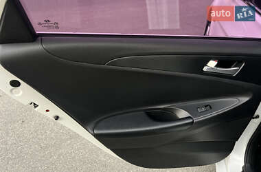 Седан Hyundai Sonata 2011 в 