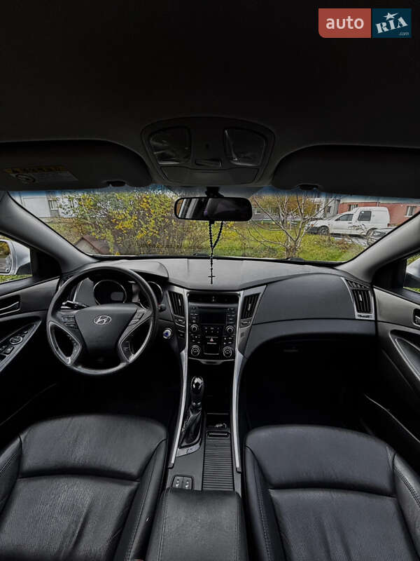 Седан Hyundai Sonata 2013 в Зорі