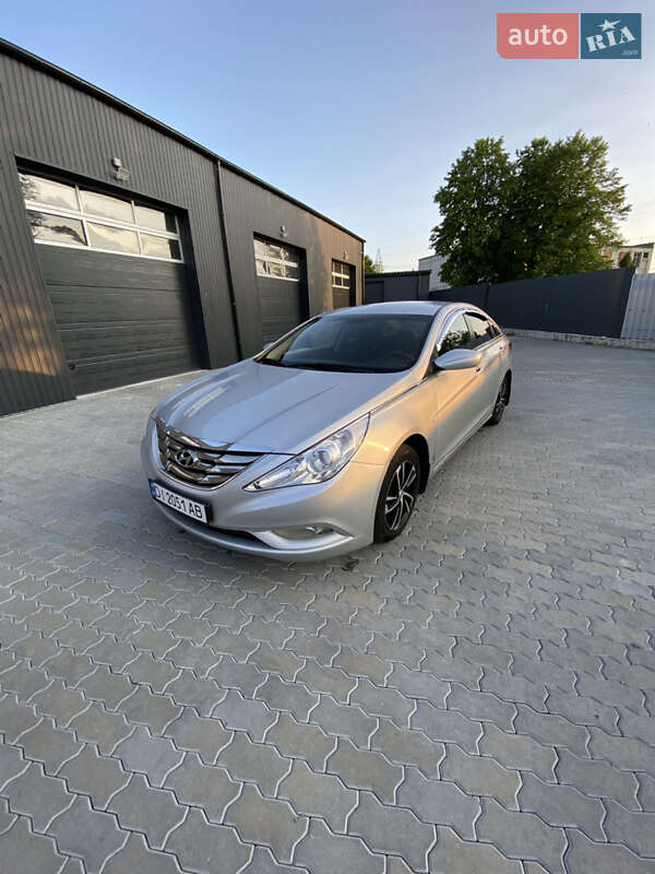 Hyundai Sonata 2011