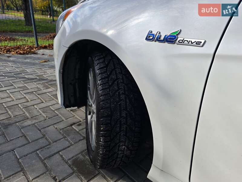 Седан Hyundai Sonata 2014 в Ровно