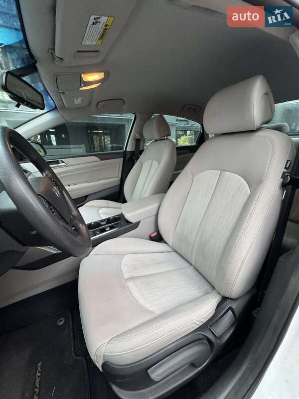 Седан Hyundai Sonata 2015 в Чернігові