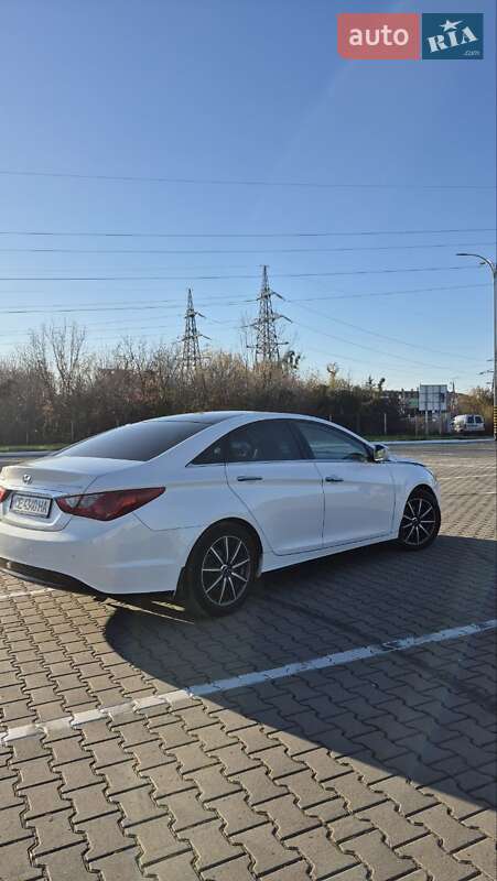 Седан Hyundai Sonata 2011 в Черновцах