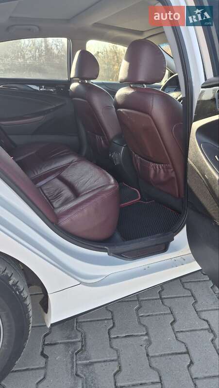 Седан Hyundai Sonata 2011 в Черновцах