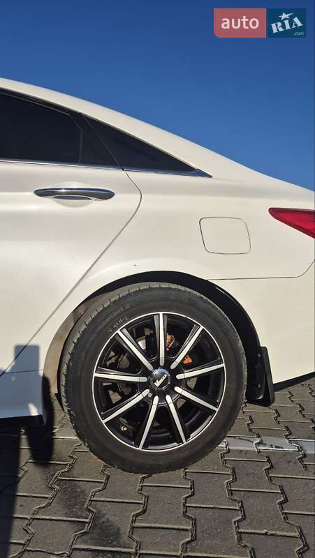 Седан Hyundai Sonata 2011 в Черновцах