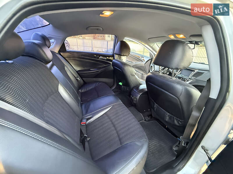 Седан Hyundai Sonata 2010 в Луцке