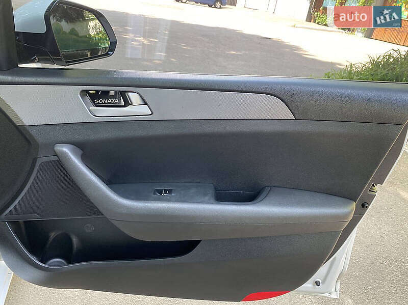 Седан Hyundai Sonata 2015 в Киеве фото 22 Седан Hyundai Sonata 2015 в Киеве