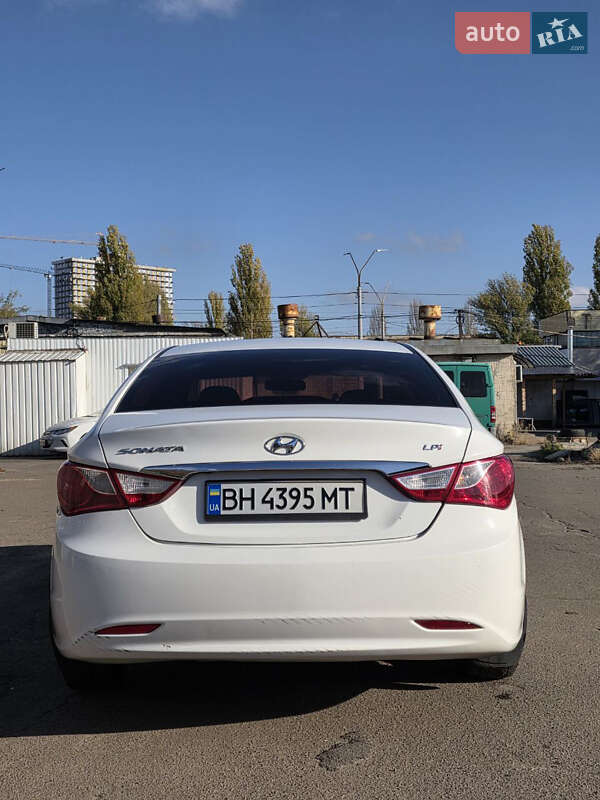 Седан Hyundai Sonata 2014 в Киеве фото 6 Седан Hyundai Sonata 2014 в Киеве