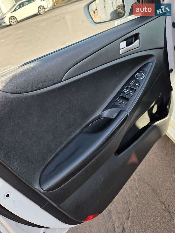 Седан Hyundai Sonata 2014 в Киеве фото 12 Седан Hyundai Sonata 2014 в Киеве