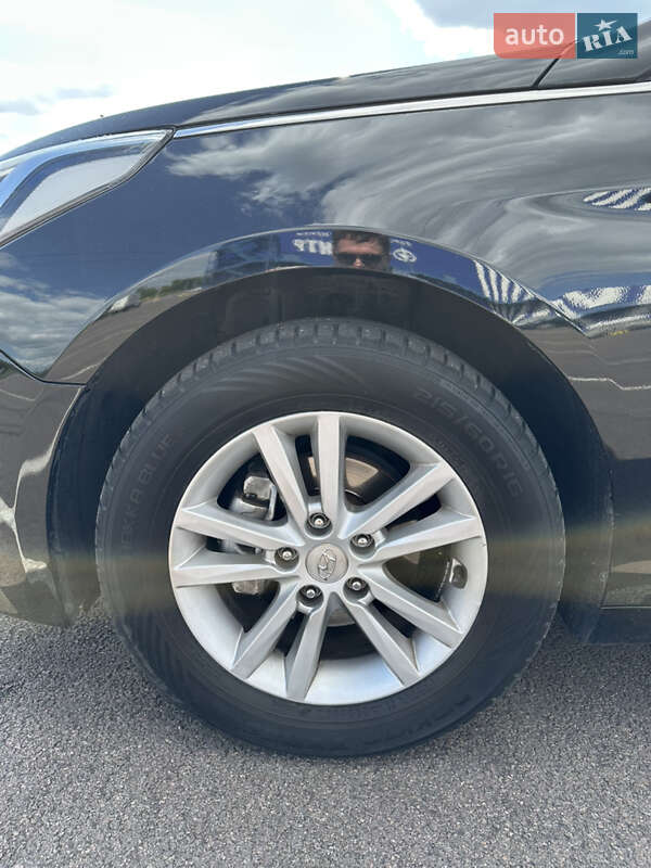 Седан Hyundai Sonata 2016 в Киеве