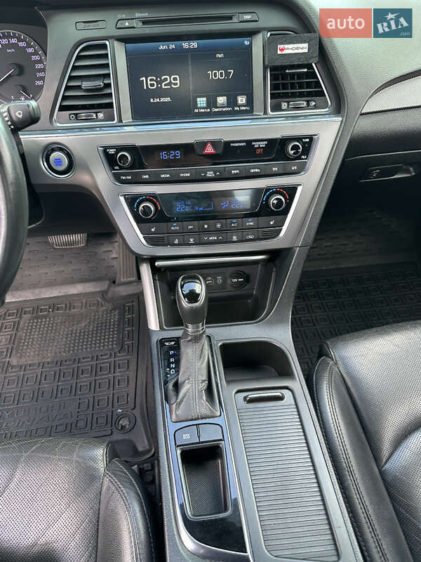 Седан Hyundai Sonata 2016 в Киеве