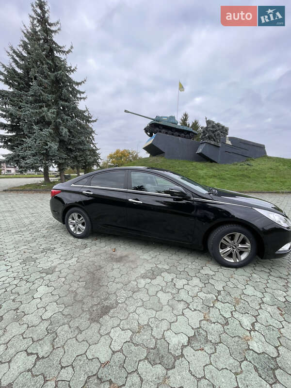Седан Hyundai Sonata 2014 в Дубно