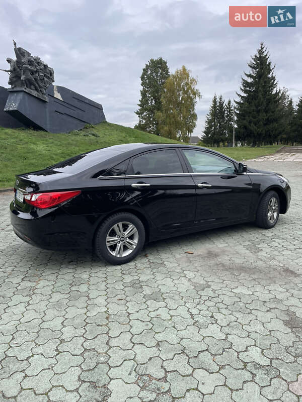 Седан Hyundai Sonata 2014 в Дубно