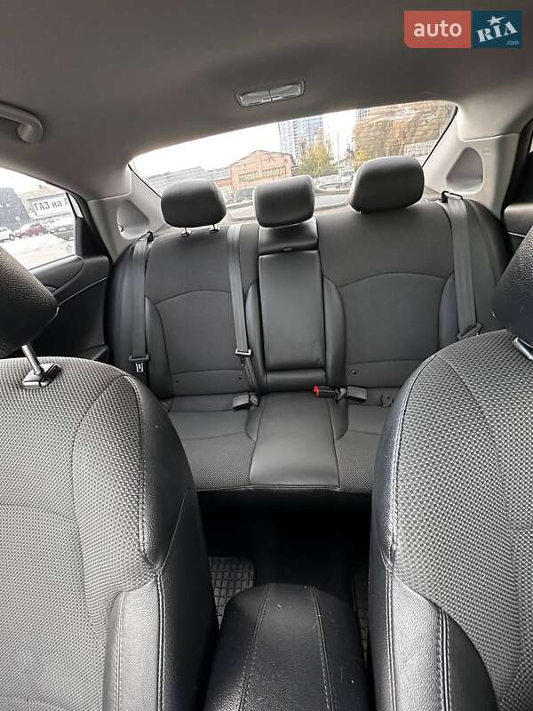 Седан Hyundai Sonata 2013 в Киеве фото 38 Седан Hyundai Sonata 2013 в Киеве