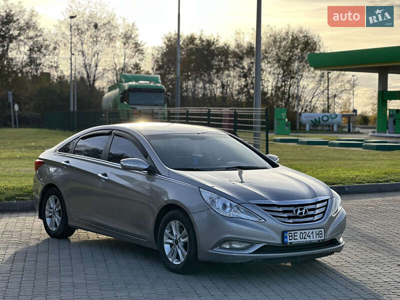 Седан Hyundai Sonata 2010 в Радивилове