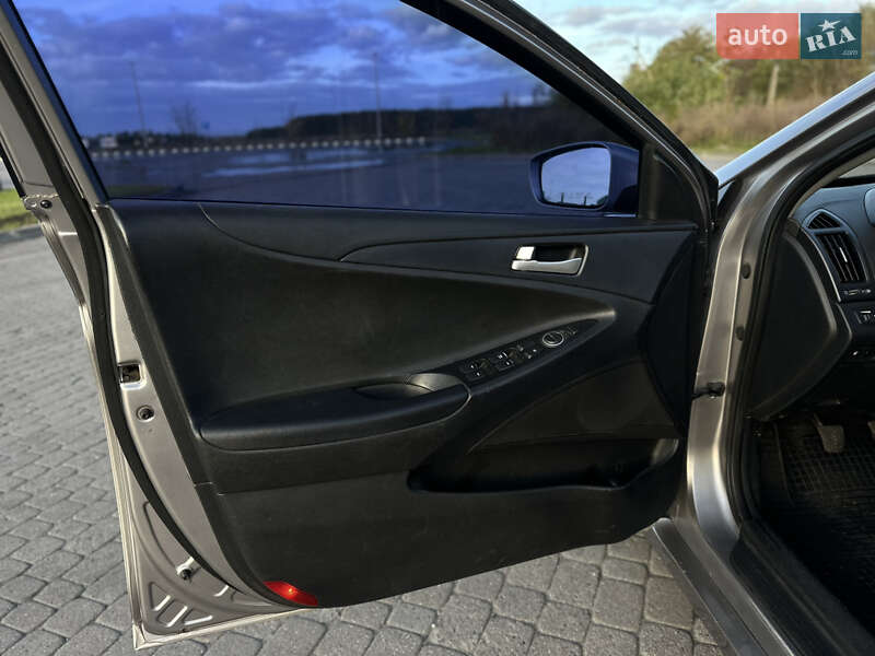 Седан Hyundai Sonata 2010 в Радивилове