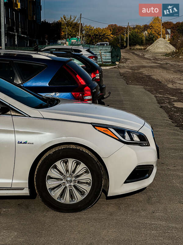 Седан Hyundai Sonata 2015 в Чернігові