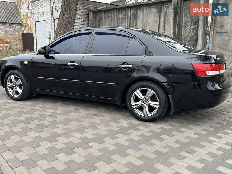 Седан Hyundai Sonata 2005 в Лубнах