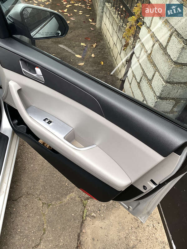 Седан Hyundai Sonata 2014 в Любашевке