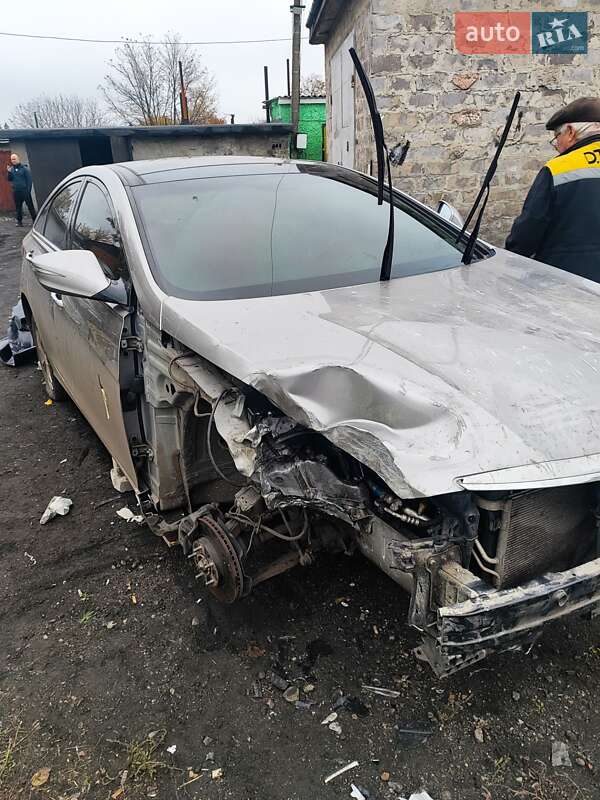 Седан Hyundai Sonata 2012 в Першотравенске