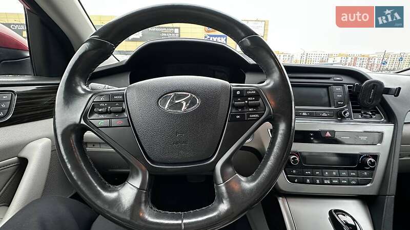 Седан Hyundai Sonata 2015 в Ровно