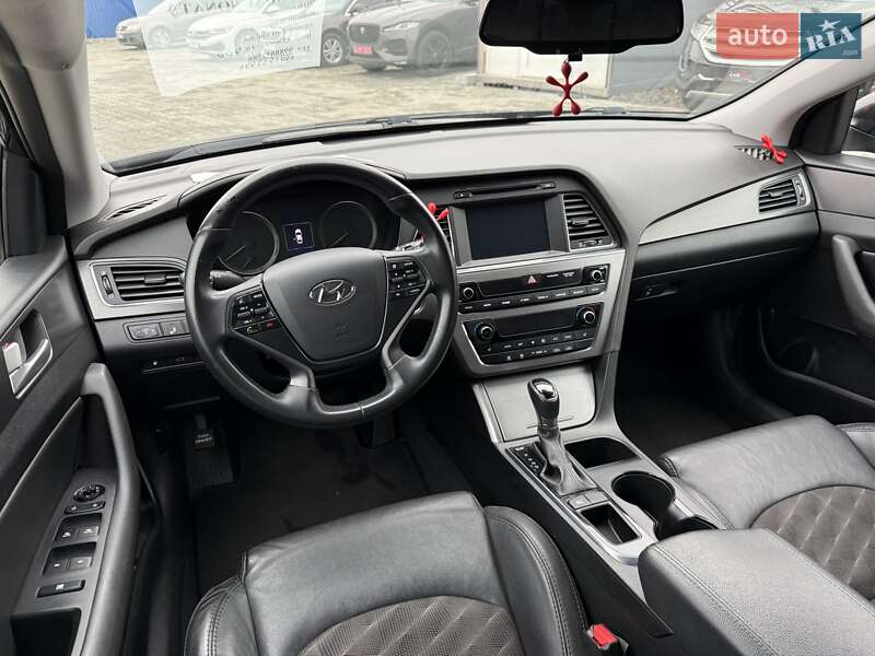 Седан Hyundai Sonata 2016 в Ужгороде