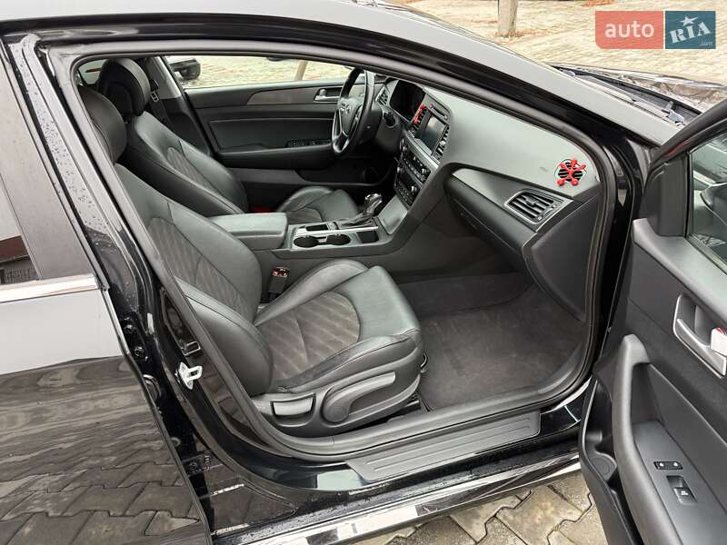 Седан Hyundai Sonata 2016 в Ужгороде