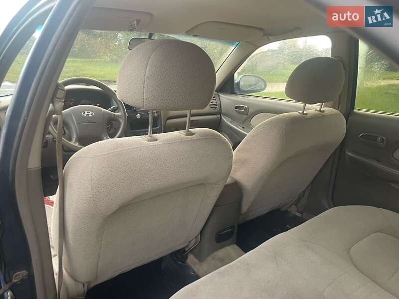 Седан Hyundai Sonata 2004 в Дубно