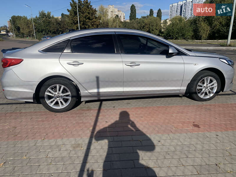Седан Hyundai Sonata 2016 в Киеве