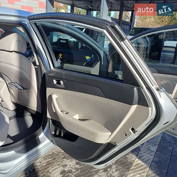 Седан Hyundai Sonata 2016 в Львове