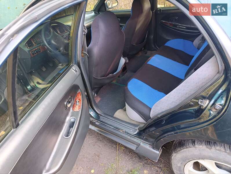 Седан Hyundai Sonata 1997 в Новониколаевке