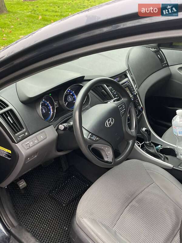 Седан Hyundai Sonata 2013 в Черноморске
