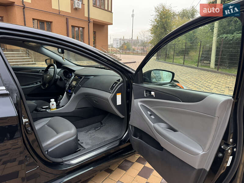 Седан Hyundai Sonata 2014 в Измаиле