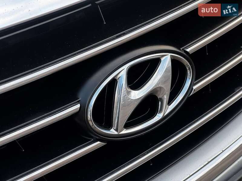 Седан Hyundai Sonata 2009 в Ахтырке