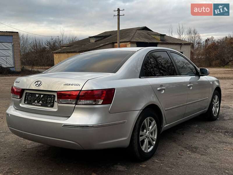 Седан Hyundai Sonata 2009 в Ахтырке