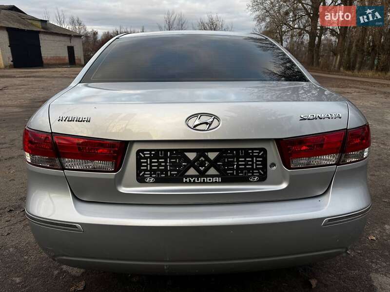 Седан Hyundai Sonata 2009 в Ахтырке