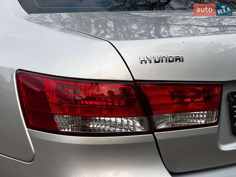 Седан Hyundai Sonata 2009 в Ахтырке