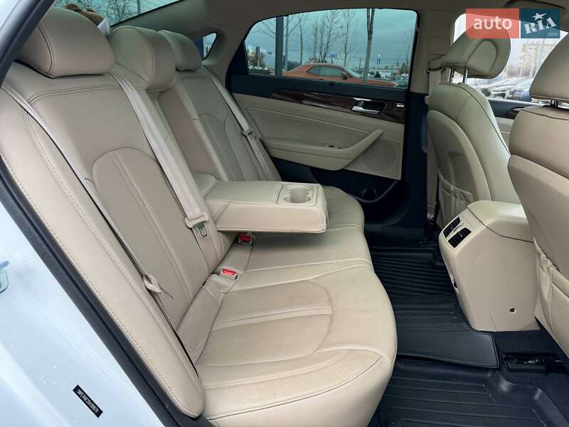 Седан Hyundai Sonata 2016 в Киеве