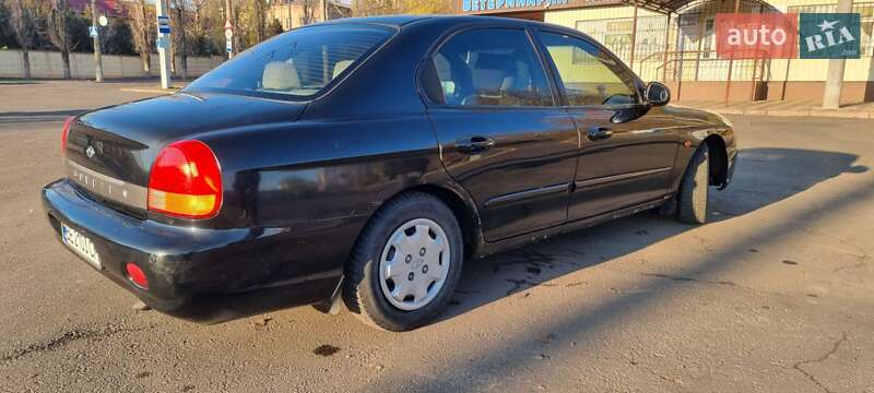 Седан Hyundai Sonata 2000 в Николаеве