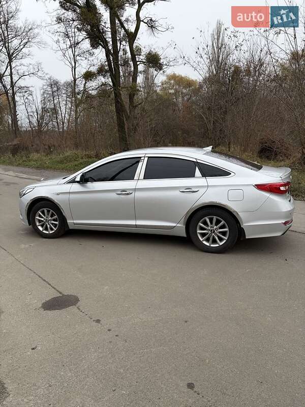 Седан Hyundai Sonata 2015 в Буче