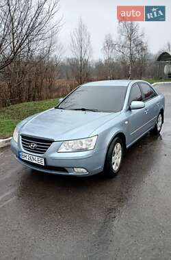 Седан Hyundai Sonata 2009 в Ахтырке