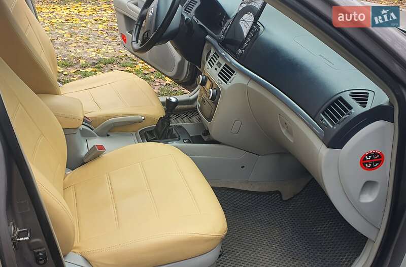 Седан Hyundai Sonata 2006 в Маньковке