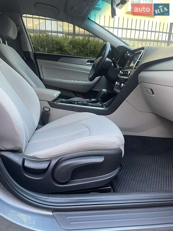 Седан Hyundai Sonata 2018 в Львове