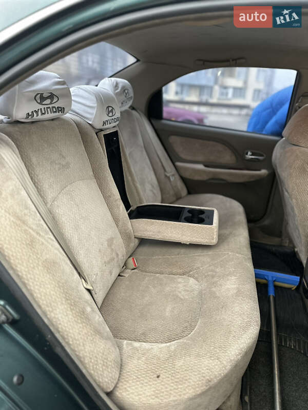 Седан Hyundai Sonata 2004 в Києві