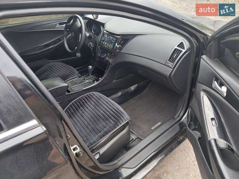 Седан Hyundai Sonata 2010 в Смеле