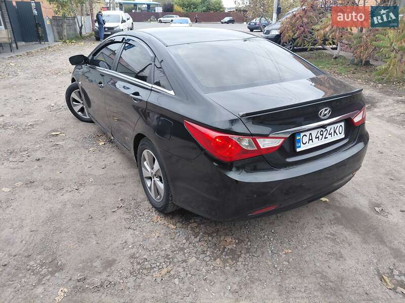 Седан Hyundai Sonata 2010 в Смеле