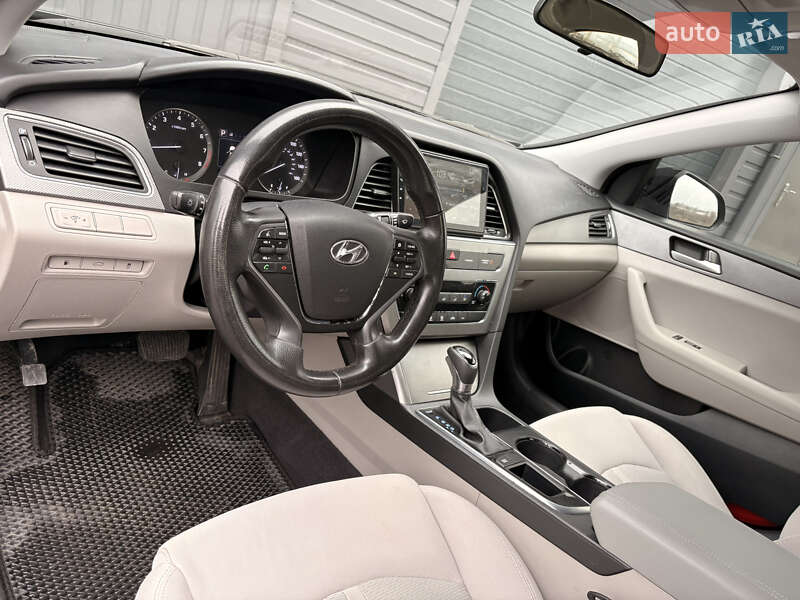 Седан Hyundai Sonata 2016 в Кропивницком
