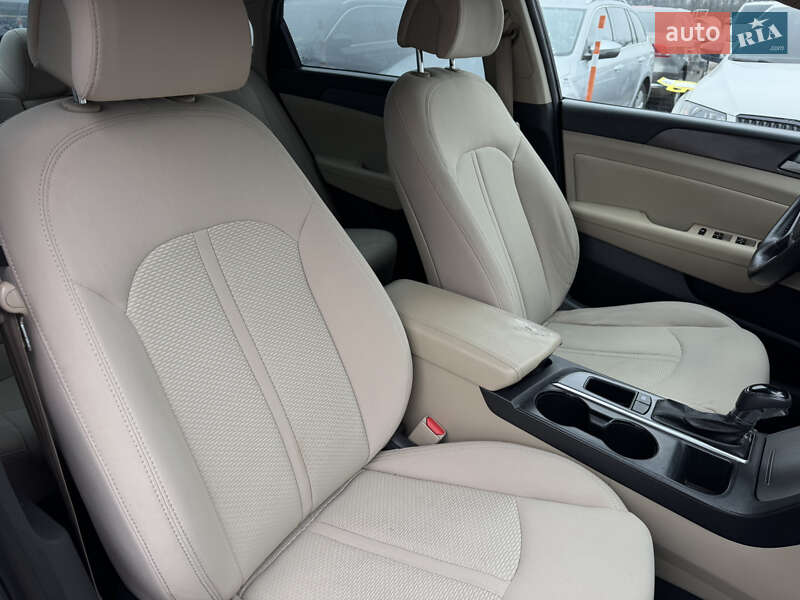 Седан Hyundai Sonata 2015 в Умани