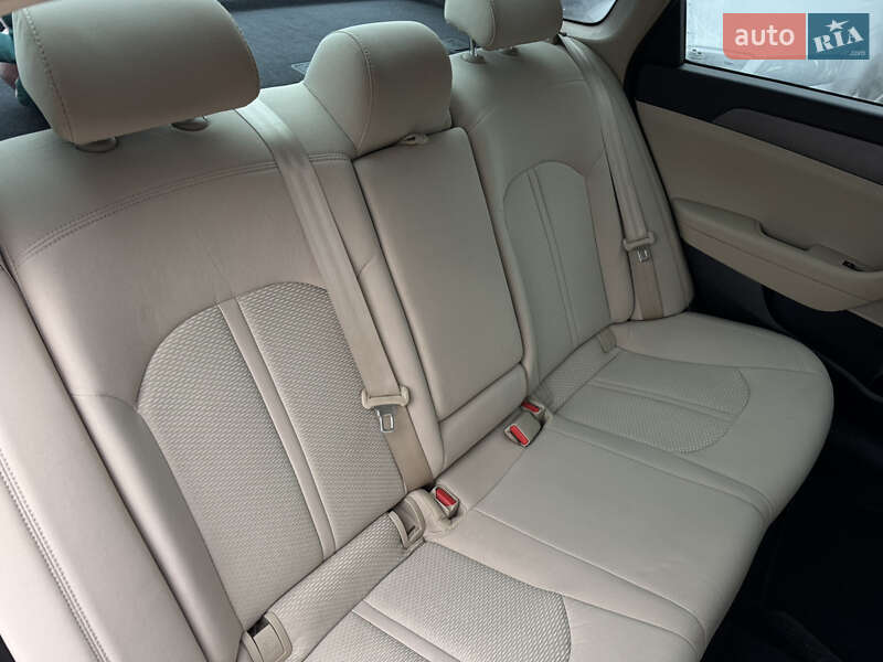 Седан Hyundai Sonata 2015 в Умани