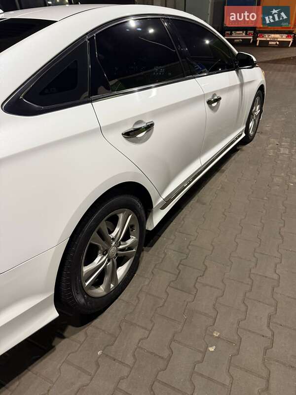 Седан Hyundai Sonata 2017 в Луцке