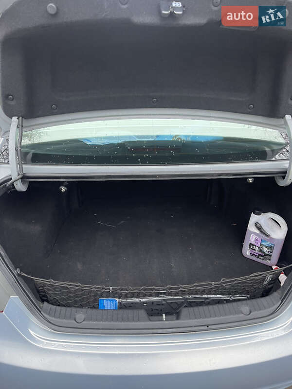 Седан Hyundai Sonata 2010 в Заре фото 13 Седан Hyundai Sonata 2010 в Заре